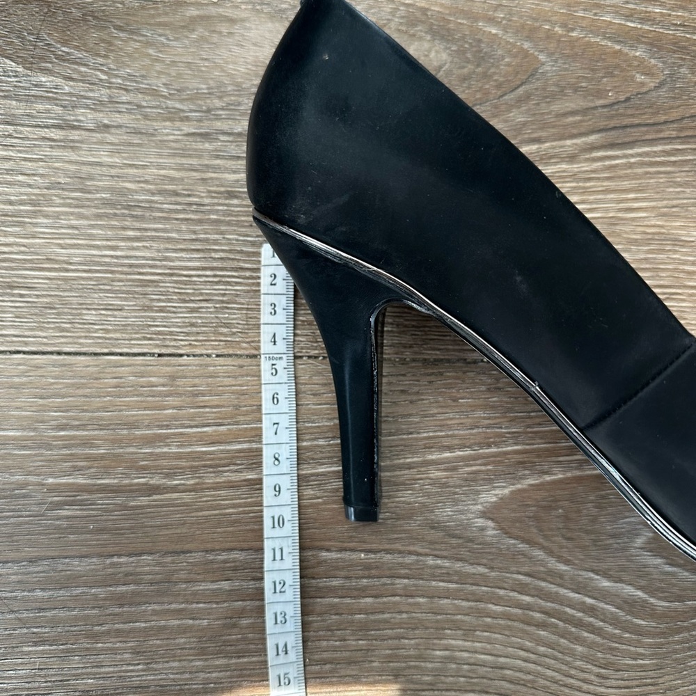 DKNY NWT Black Size 8.5 Peggy Pump - Picture 5 of 6